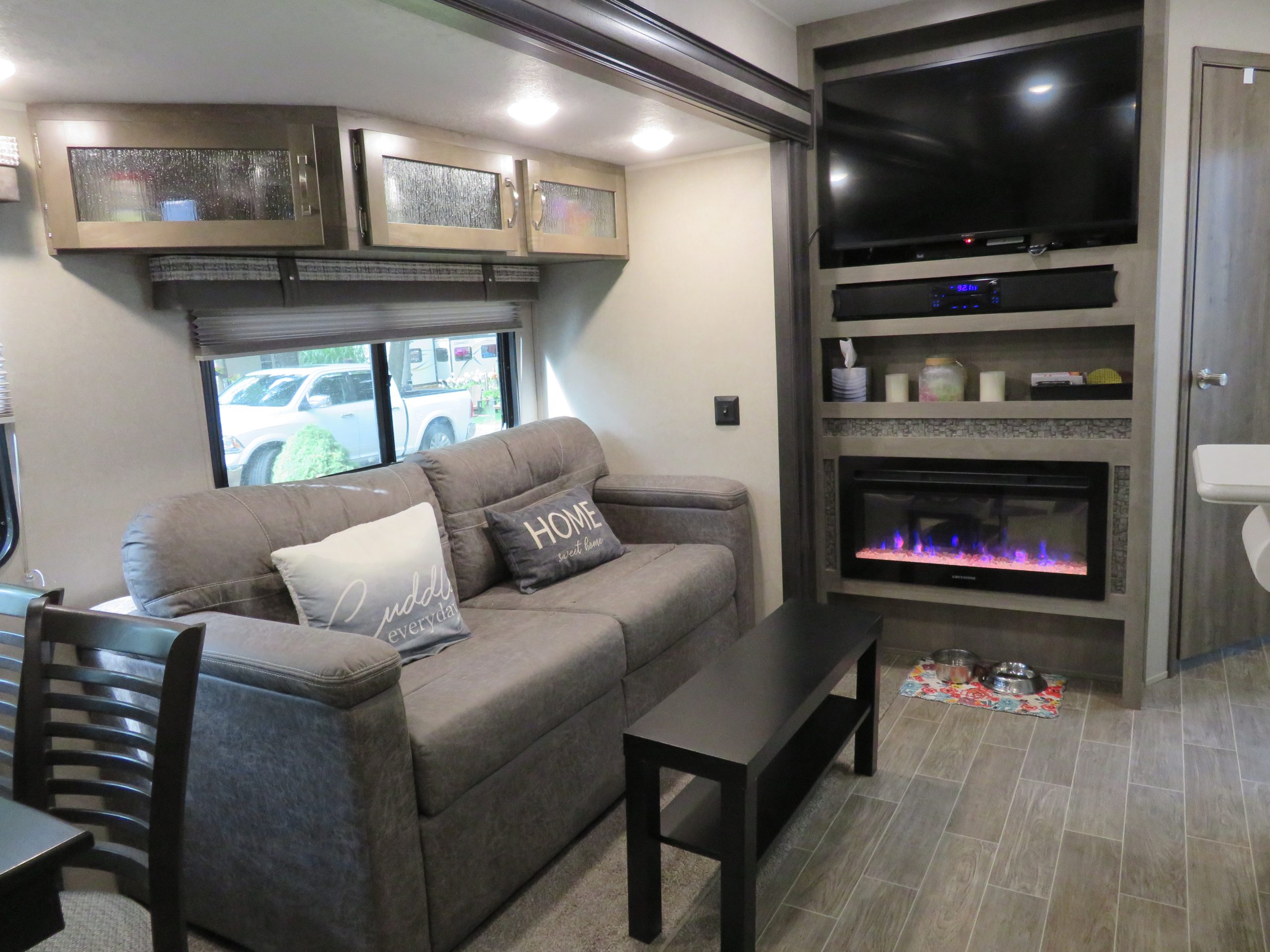 livingroom couch (opens up to a bed)
